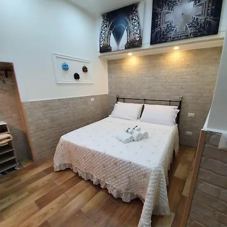 Rosy Maison * Napoli